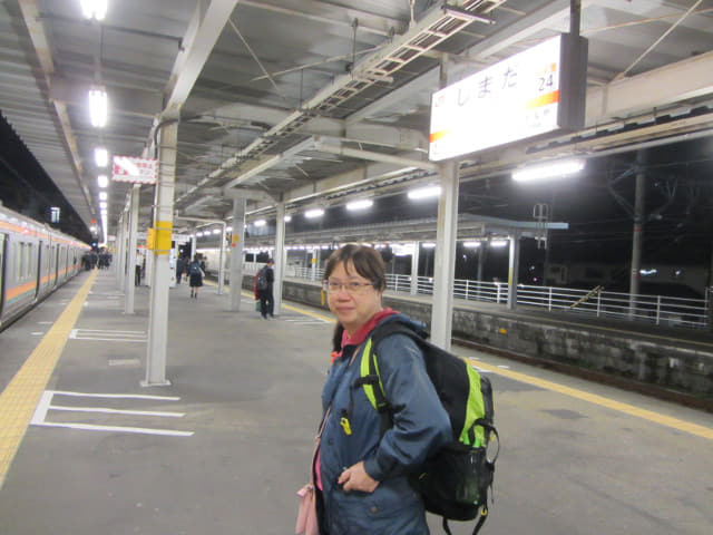 靜岡縣島田駅月台 晚上