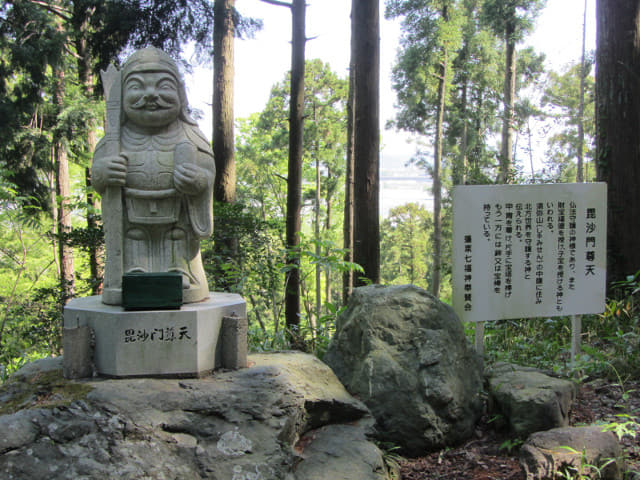 蓬萊七福神の小路沿途的福神石雕