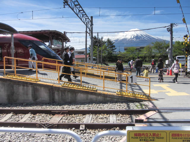 山梨縣富士河口湖町 河口湖駅月台 富士山景色