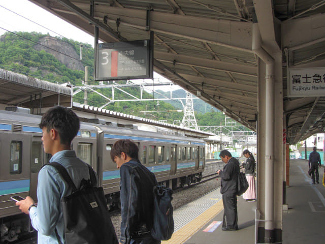 山梨縣大月市 JR 大月駅 往東京方向3號月台