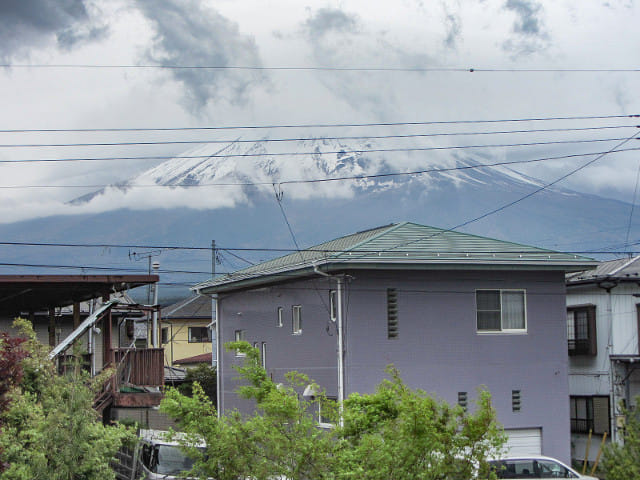 山梨縣富士吉田市 富士龍丘酒店 房間窗外便是富士山