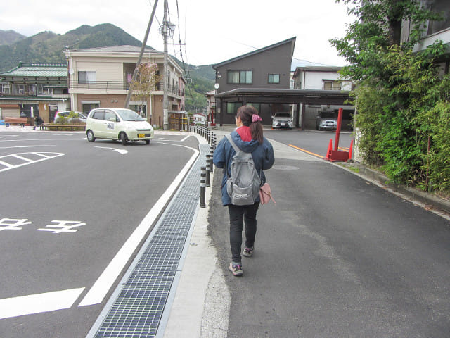 山梨縣富士吉田市 步行往新倉山淺間公園 (新倉富士淺間公園)