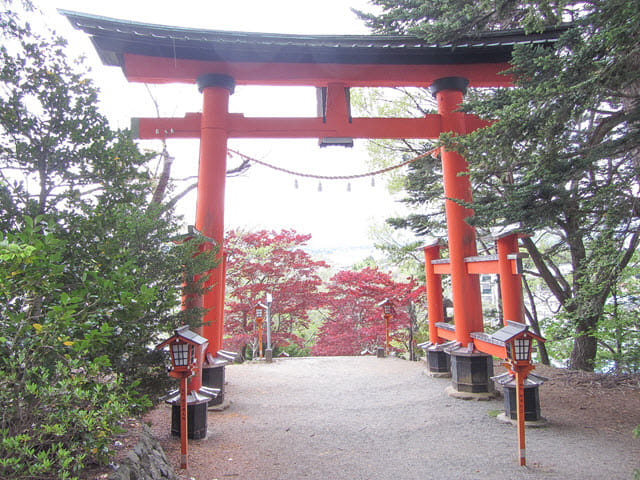 山梨縣富士吉田市 新倉山 新倉富士淺間神社 三國第一山朱紅鳥居