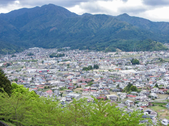 新倉山淺間公園忠靈塔 俯瞰山梨縣富士吉田市