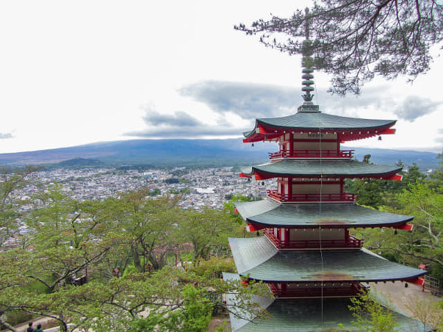 新倉山淺間公園 (新倉淺間公園) 忠靈塔、富士山