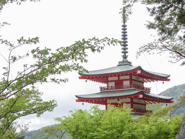 新倉山淺間公園 忠靈塔