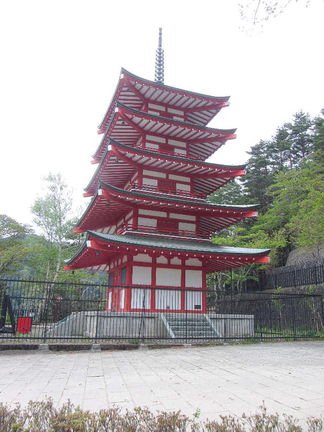 新倉山淺間公園 忠靈塔