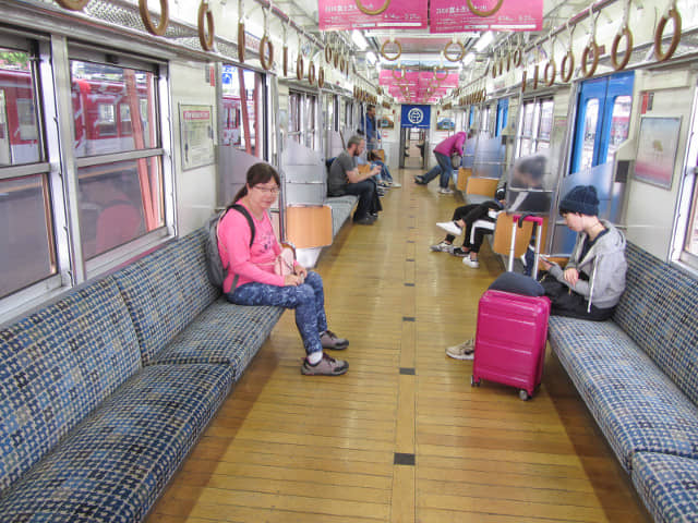 河口湖駅乘富士急電車往 富士急高原樂園駅