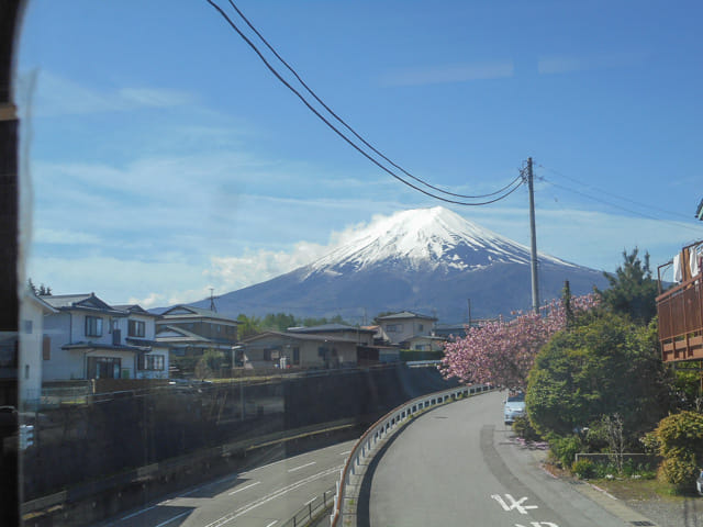 富士急電車往河口湖駅 沿途富士山景色