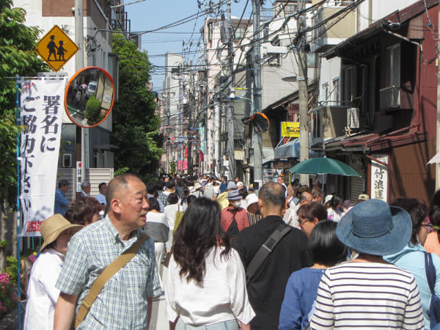 東京．根津神社 附近街道