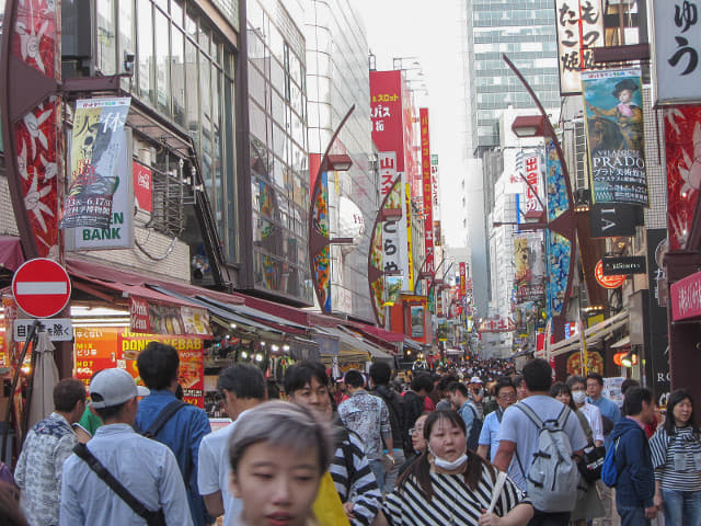 東京．上野中通り商店街