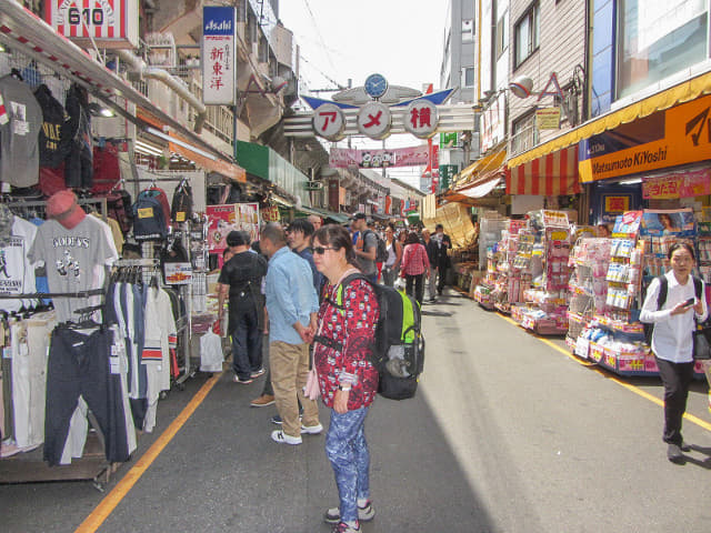 東京上野 「アメ橫」市場