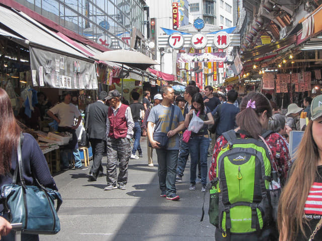 東京上野 「アメ橫」市場